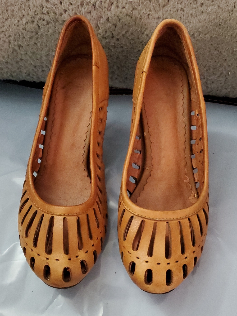 Women’s Tan Leather Cutout Heels
